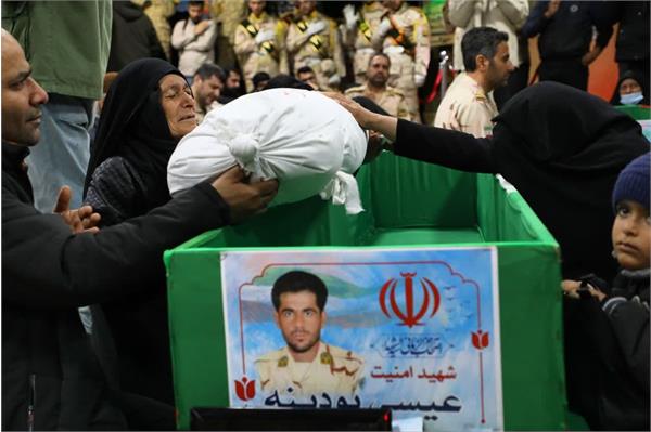 وداع با پیکر ۹ شهید مرزبان تازه تفحص شده در معراج شهدا - 4 بهمن 1403 9