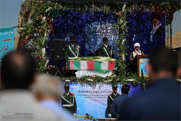 تشییع پیکر شهید گمنام در دهکده مقاومت تهران 7