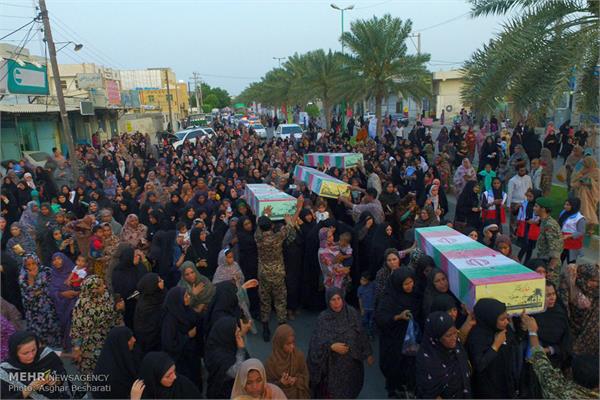 تشییع پیکر شهدای گمنام در قشم 9