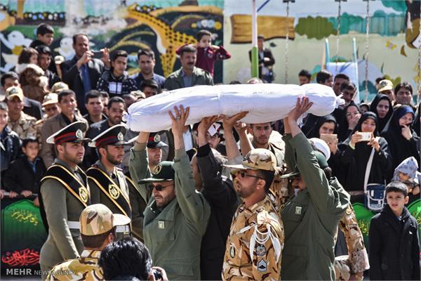 مراسم تشییع و خاکسپاری یک شهید گمنام در شهرضا اصفهان 17