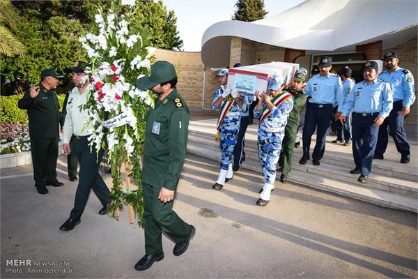 آئین استقبال از پیکر 4 شهید گمنام در شیراز 5