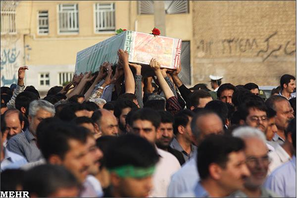 تشییع و خاکسپاری شهید گمنام در یزد