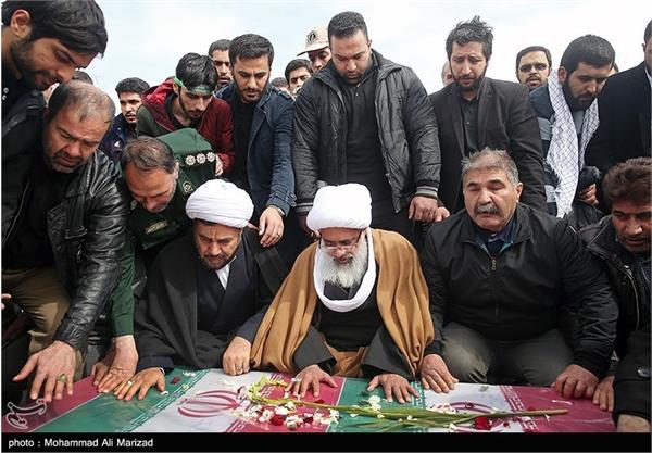 تشییع دو شهید گمنام در دانشگاه جامع امام حسین (ع) 9