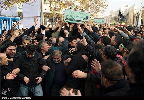 تشییع پیکر ۸ شهید گمنام دفاع مقدس در تهران  12