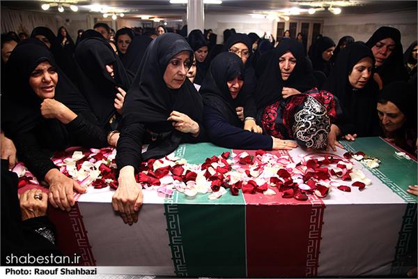 حضور شهدای غواص در مراسم احیا در مساجد 12