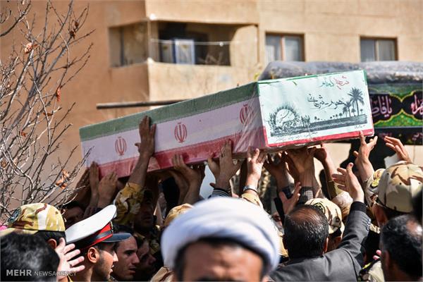 مراسم تشییع و خاکسپاری یک شهید گمنام در شهرضا اصفهان 9