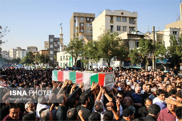 تشییع پیکر دو شهید گمنام در بوستان شقایق - خانی‌آباد تهران 12