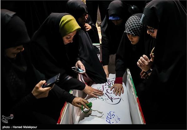 دیدار خانواده شهید علیرضا نوروزی با پیکر وی پس از ۳۵ سال 2