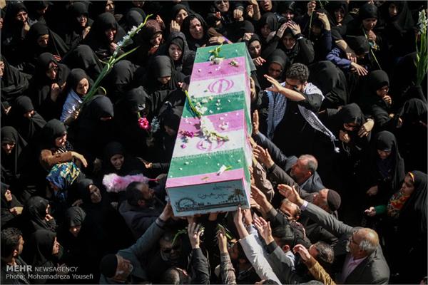 تشییع پیکر شهدای هشت سال دفاع مقدس در قزوین 8