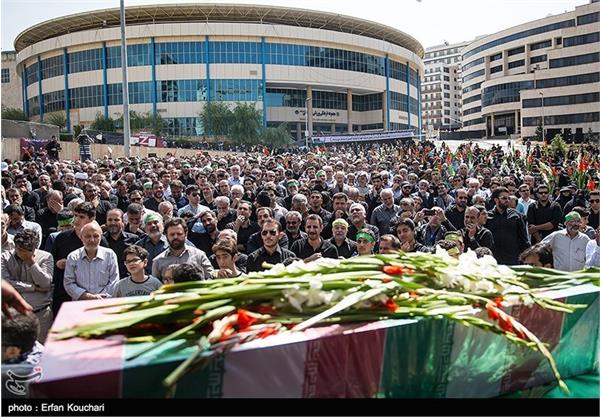 مراسم تشییع و خاکسپاری دو شهید گمنام در شهرک قائم تهران 18