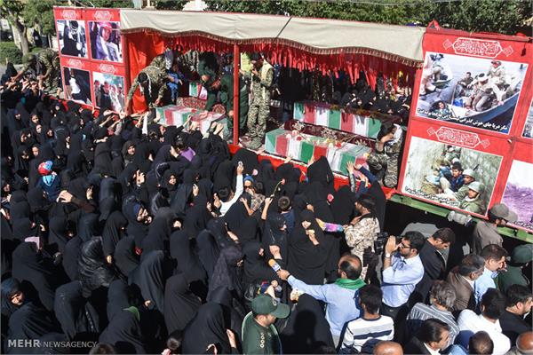 تشییع پیکر نه شهید دوران دفاع مقدس در شهرضا 6