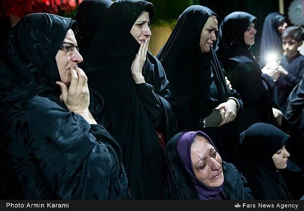 اولین دیدار خانواده شهید حیدری با فرزند شهیدشان 6