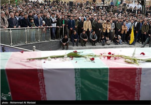 تشییع دو شهید گمنام در دانشگاه جامع امام حسین (ع) 6