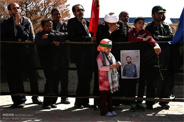 مراسم تشییع و خاکسپاری دو شهید گمنام در محلات 22