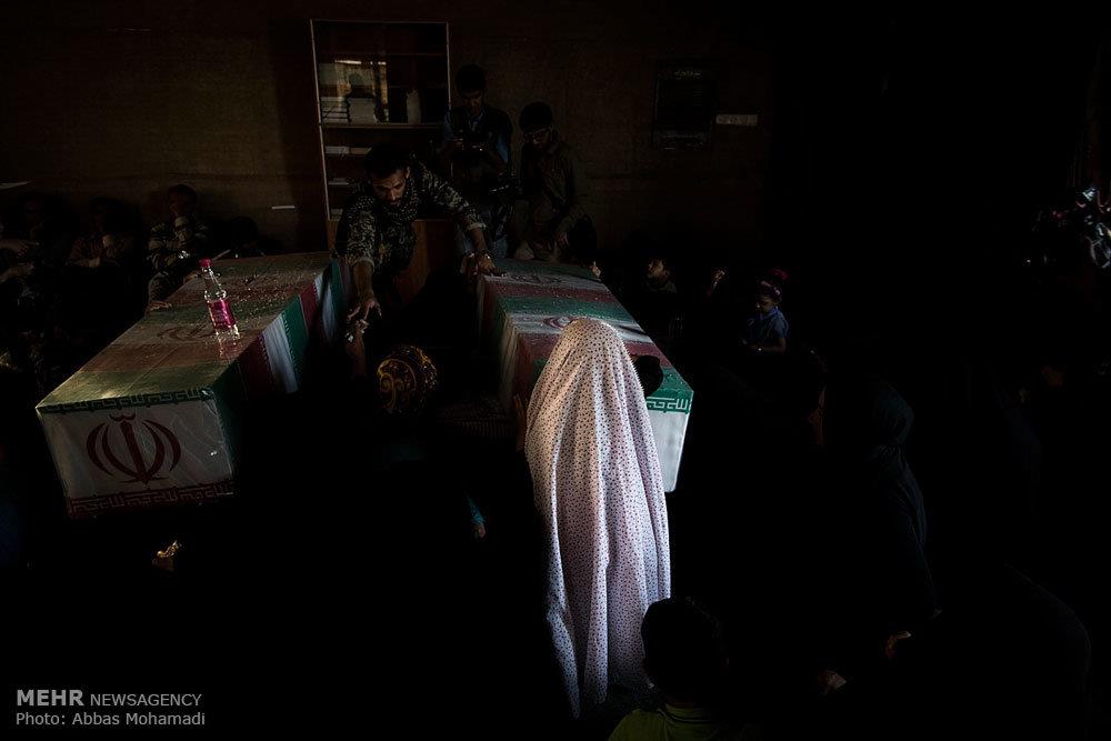 مراسم تشییع و تدفین دو شهید گمنام در لامرد 1