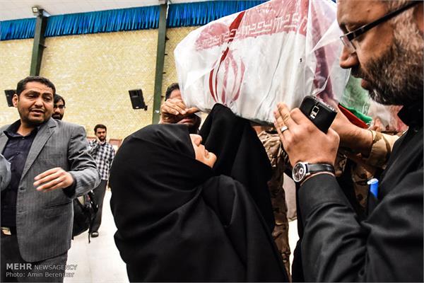 دیدار خانواده شهید طبائی با فرزندشان بعد از 33 سال 11