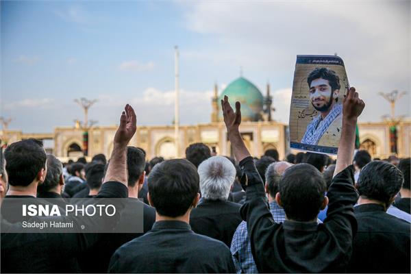 مراسم وداع با پیکر مطهر شهید محسن حججی - حرم مطهر رضوی 7