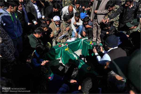 تشییع پیکر دو شهید گمنام در شهر بیدروبه اندیمشک 20