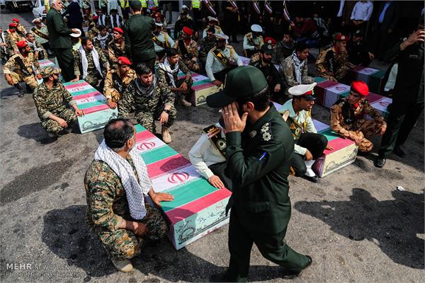 ورود پیکر ۱۸ شهید گمنام دفاع مقدس از طریق فرودگاه اهواز 6