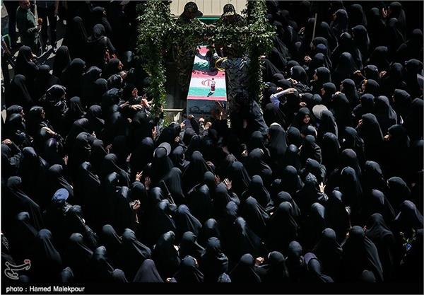 تشییع دو شهید گمنام در حوزه ی هنری 2