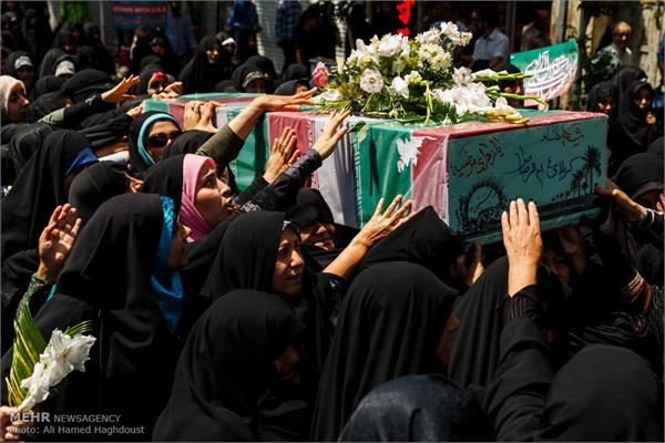 مراسم تشییع پیکر چهار شهید گمنام دفاع مقدس در تبریز 20