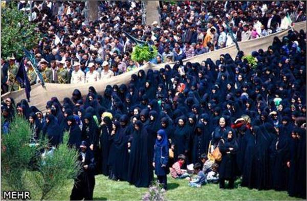 تشییع و خاکسپاری شهدای گمنام در دانشگاه آزاد تاکستان