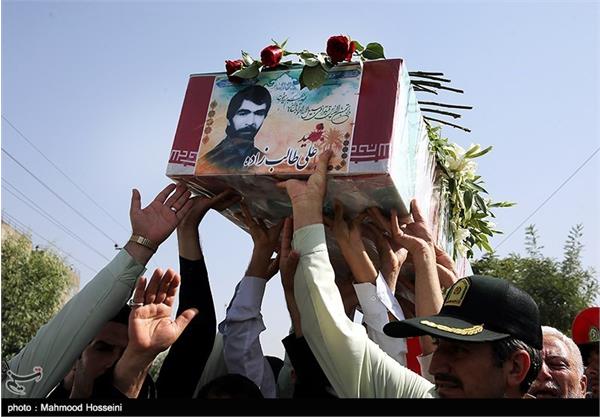 تشییع پیکر شهید تازه تفحص شده علی طالب زاده 4