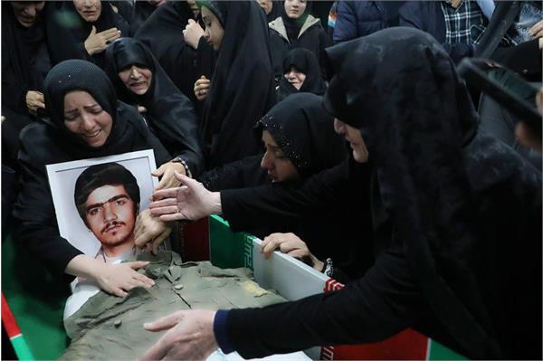 وداع با پیکر مطهر طلبه پاسدار شهید سید کمال خالقی - 2 دی 1402 6