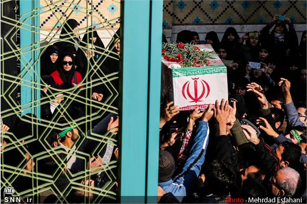 تشییع و تدفین شهید گمنام در کوی دانشگاه تهران 15