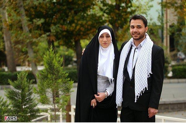 عقد آسمانی در جوار قبور شهدای گمنام