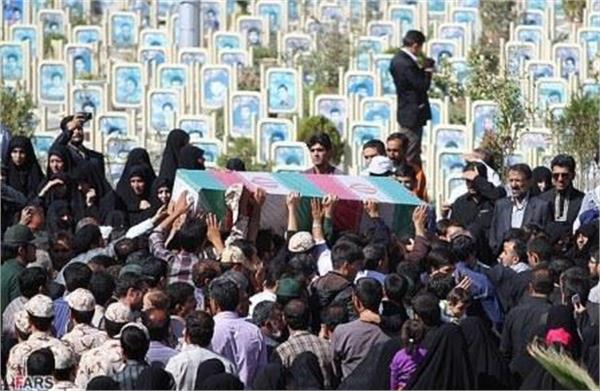 تشییع و خاکسپاری شهدای دفاع مقدس در اصفهان