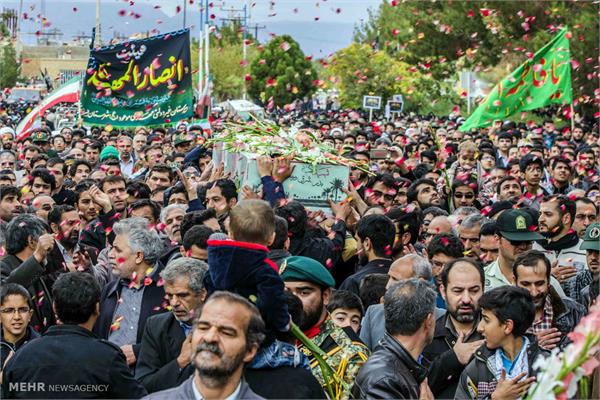 مراسم تشییع سه شهید گمنام در میبد یزد 10