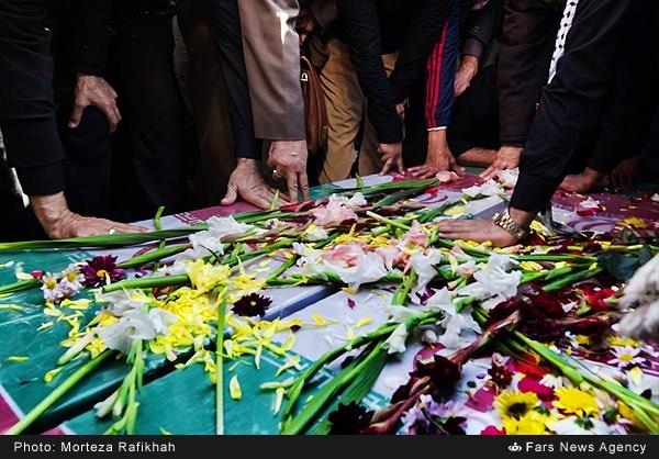 تشییع پیکر دو شهید گمنام در رشت 4