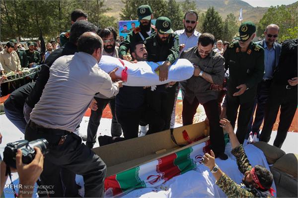 تشییع پیکر شهید گمنام در دهکده مقاومت تهران 10