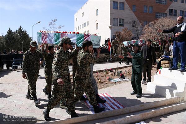 مراسم تشییع و خاکسپاری دو شهید گمنام در محلات 13