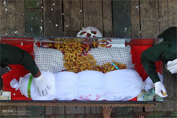 مراسم تشییع بیست شهید دوران دفاع مقدس در اصفهان 13