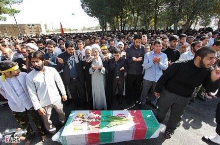 تشییع و خاکسپاری یک شهید گمنام در حوزه علمیه خواهران یزد