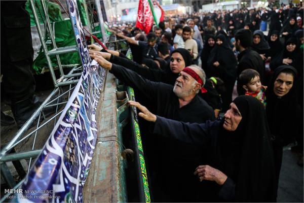 مراسم تشییع پیکر ۱۱۹ شهید تازه تفحص شده دفاع مقدس 17