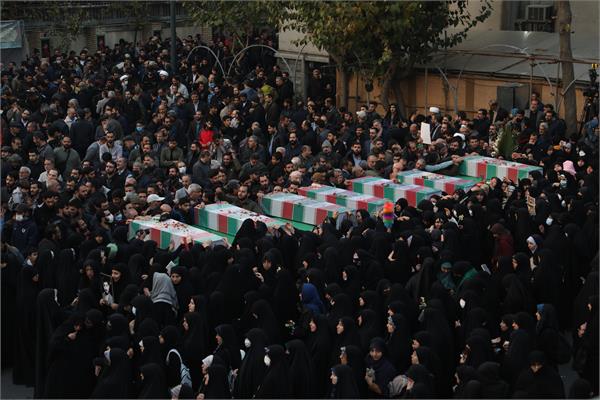 وداع با پیکرهای  7 شهید مدافع حرم - 11 آذر 1402 2