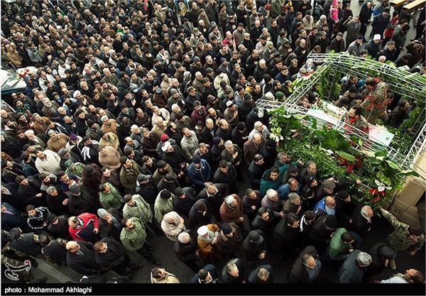 تشییع پیکر ۸ شهید گمنام دفاع مقدس در تهران  4