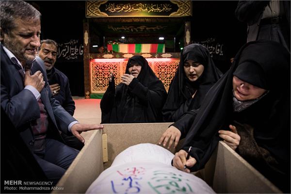 اولین دیدار خانواده شهید تازه تفحص شده در معراج شهداء 16