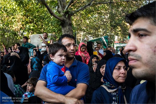 مراسم تشییع پیکر سه شهید گمنام دفاع مقدس در تهران 4