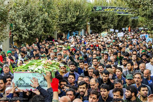 مراسم تشییع سه شهید گمنام در میبد یزد 6