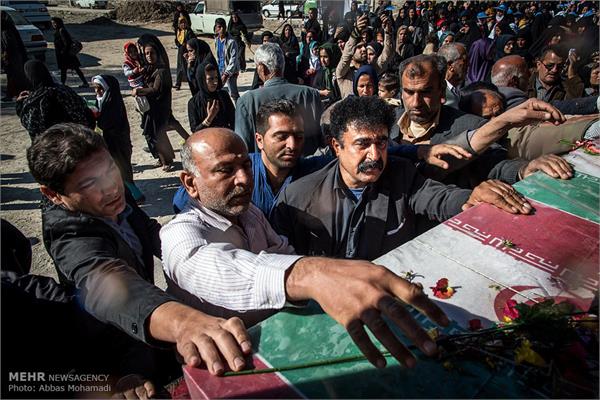 تشییع پیکر شهدای گمنام هشت سال دفاع مقدس در لامرد 22