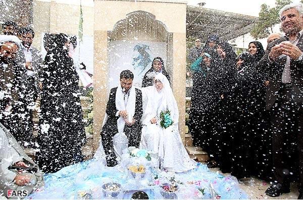 عقد آسمانی در جوار قبور شهدای گمنام