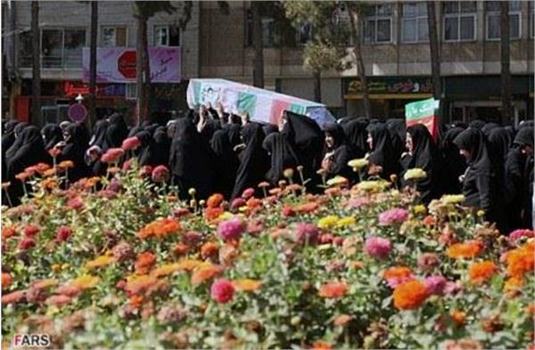 تشییع و خاکسپاری شهدای دفاع مقدس در اصفهان