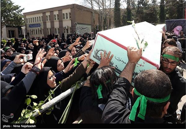 مراسم تشییع و تدفین دو شهید گمنام در مشهد 3