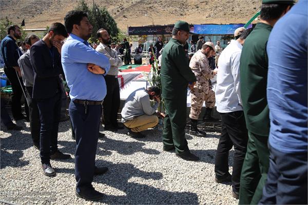 تشییع پیکر شهید گمنام در دهکده مقاومت تهران 11