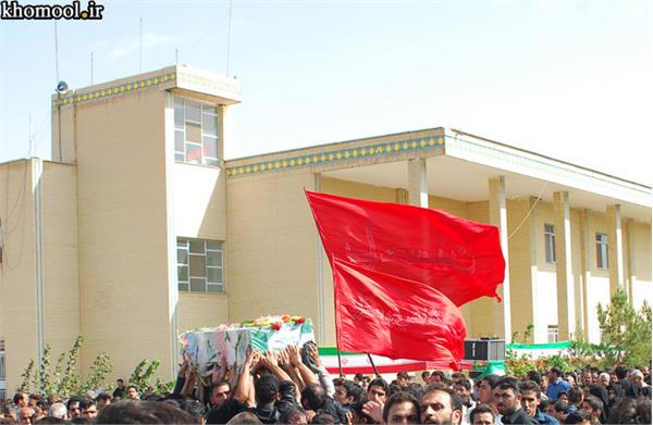 تشییع و خاکسپاری شهدای گمنام دانشگاه آزاد اسلامی اردستان استان اصفهان-12/7/89