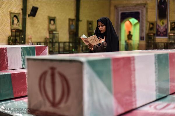 دیدار خانواده شهید طبائی با فرزندشان بعد از 33 سال 31